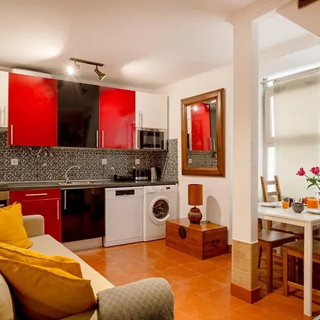 Bica Duplex | Walk To Chiado & Cais Do Sodre