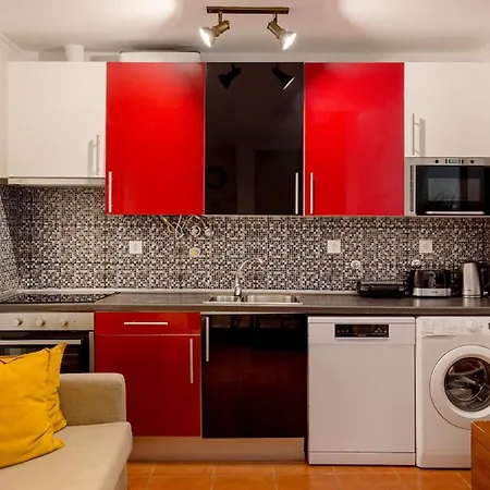 Apartment Bica Duplex | Walk To Chiado & Cais Do Sodre