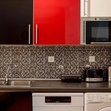 Apartment Bica Duplex | Walk To Chiado & Cais Do Sodre *