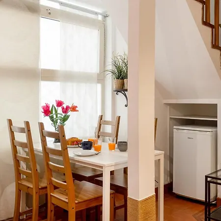 Bica Duplex | Walk To Chiado & Cais Do Sodre Lisbon
