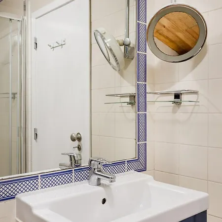 Bica Duplex | Walk To Chiado & Cais Do Sodre Apartment *