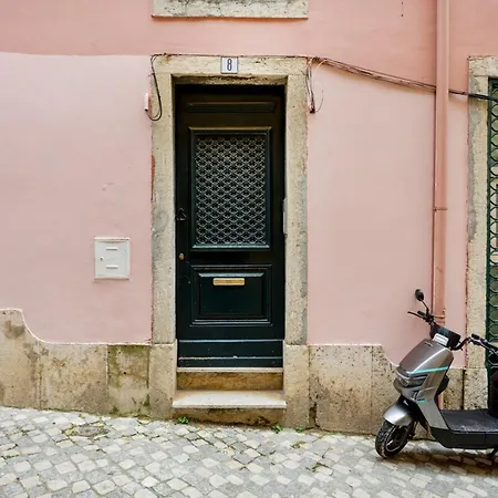Bica Duplex | Walk To Chiado & Cais Do Sodre *