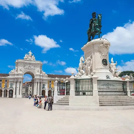 Bica Duplex | Walk To Chiado & Cais Do Sodre Apartment